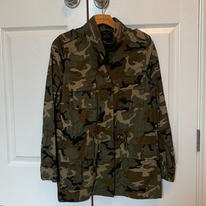 Amazing  size small Love Tree camo jacket.